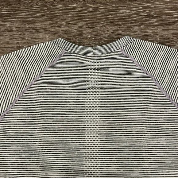 EUC Lululemon Swiftly Tech Long Sleeve 2.0 Tetra Stripe Asphalt Grey /Violet US8 - Picture 7 of 16